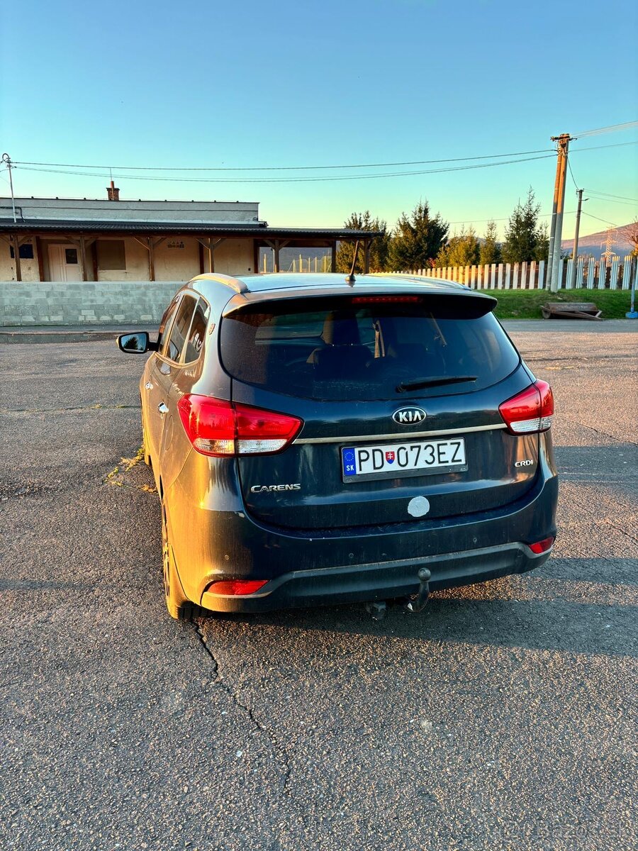 Kia Carens - 2