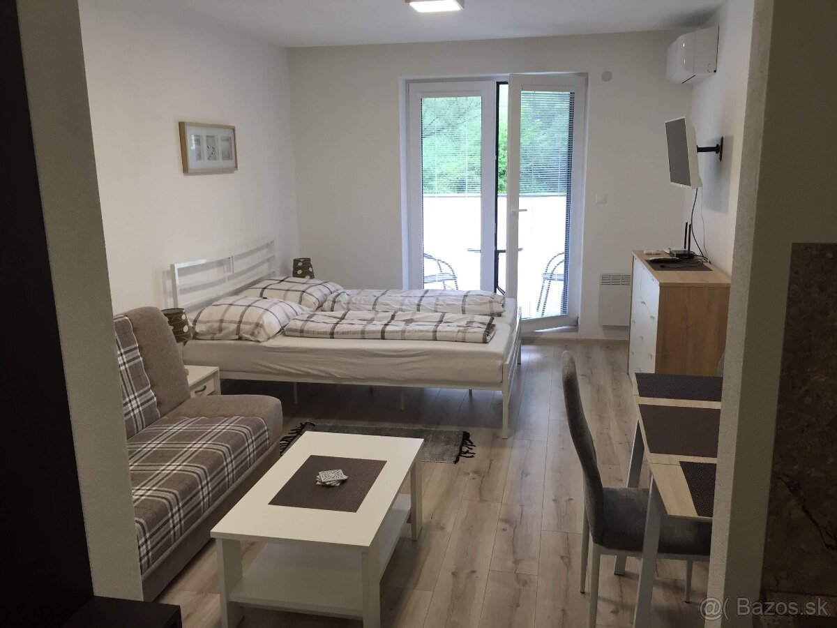 APARTMAN PODHAJSKA - 2