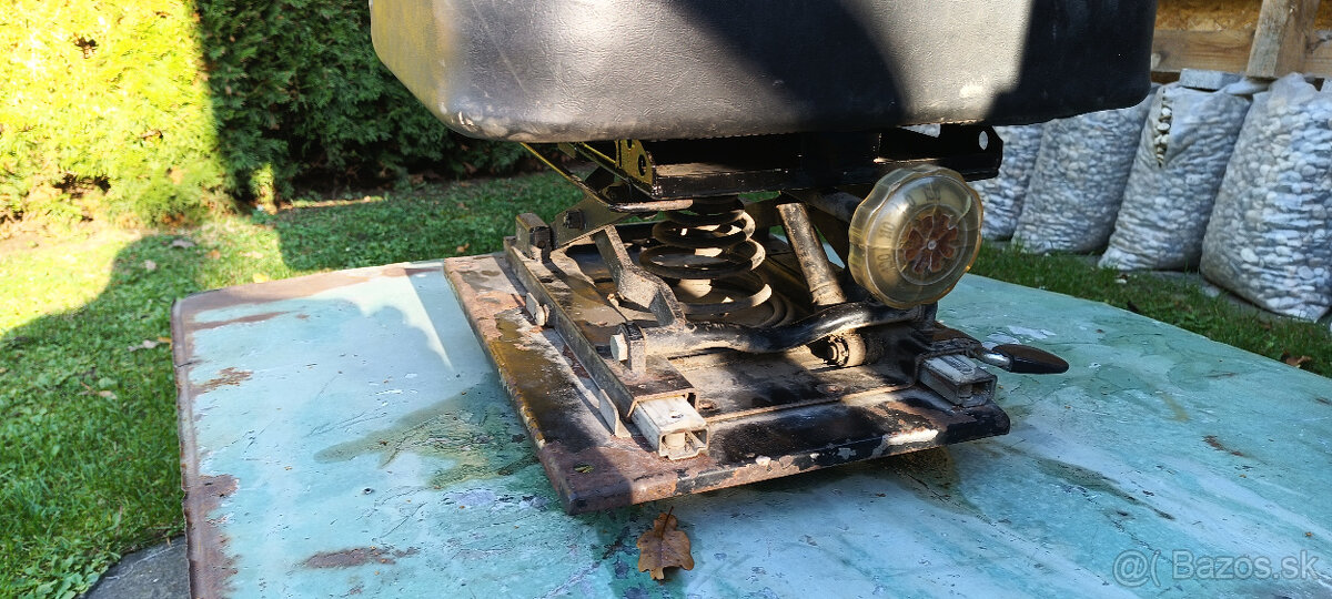 Sedačka na traktor - 2