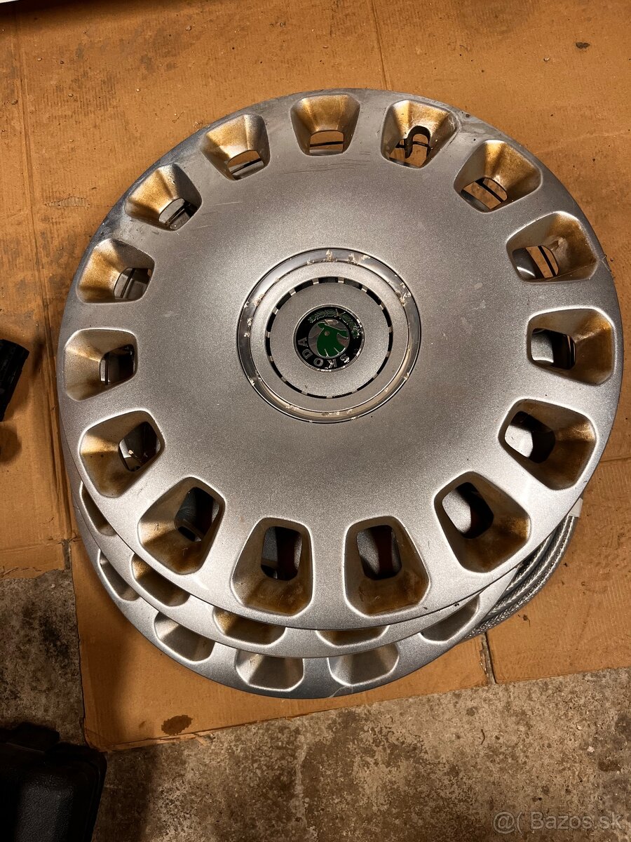 Puklice škoda r16 - 2