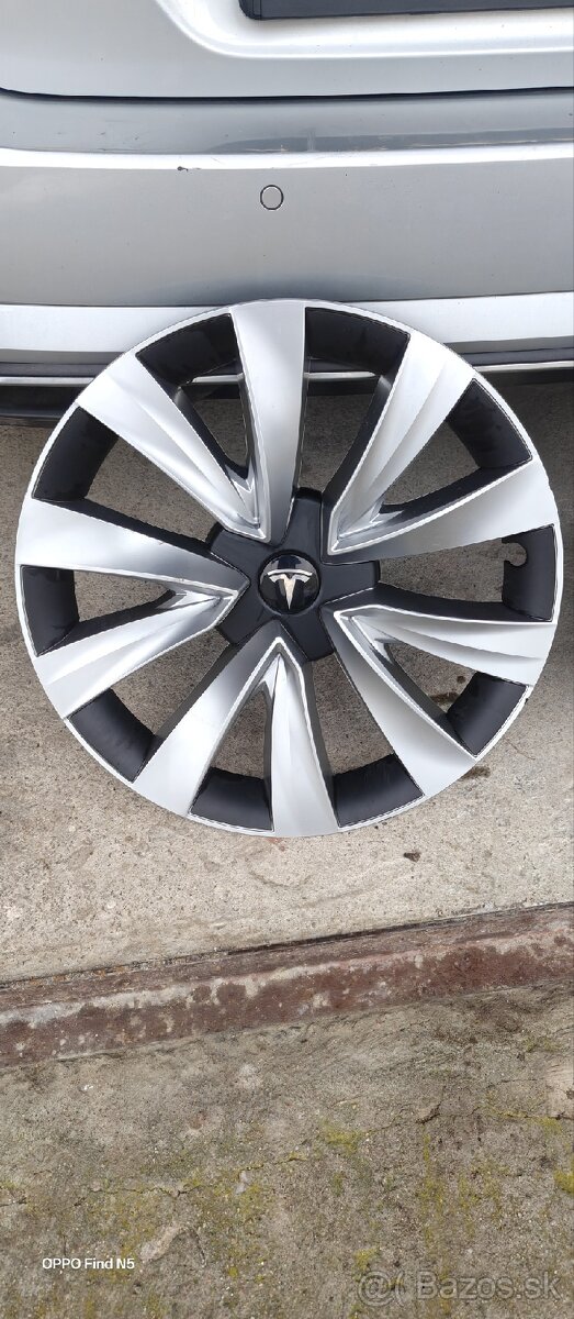 Puklice na Tesla model 3 (2019—2023) - 2