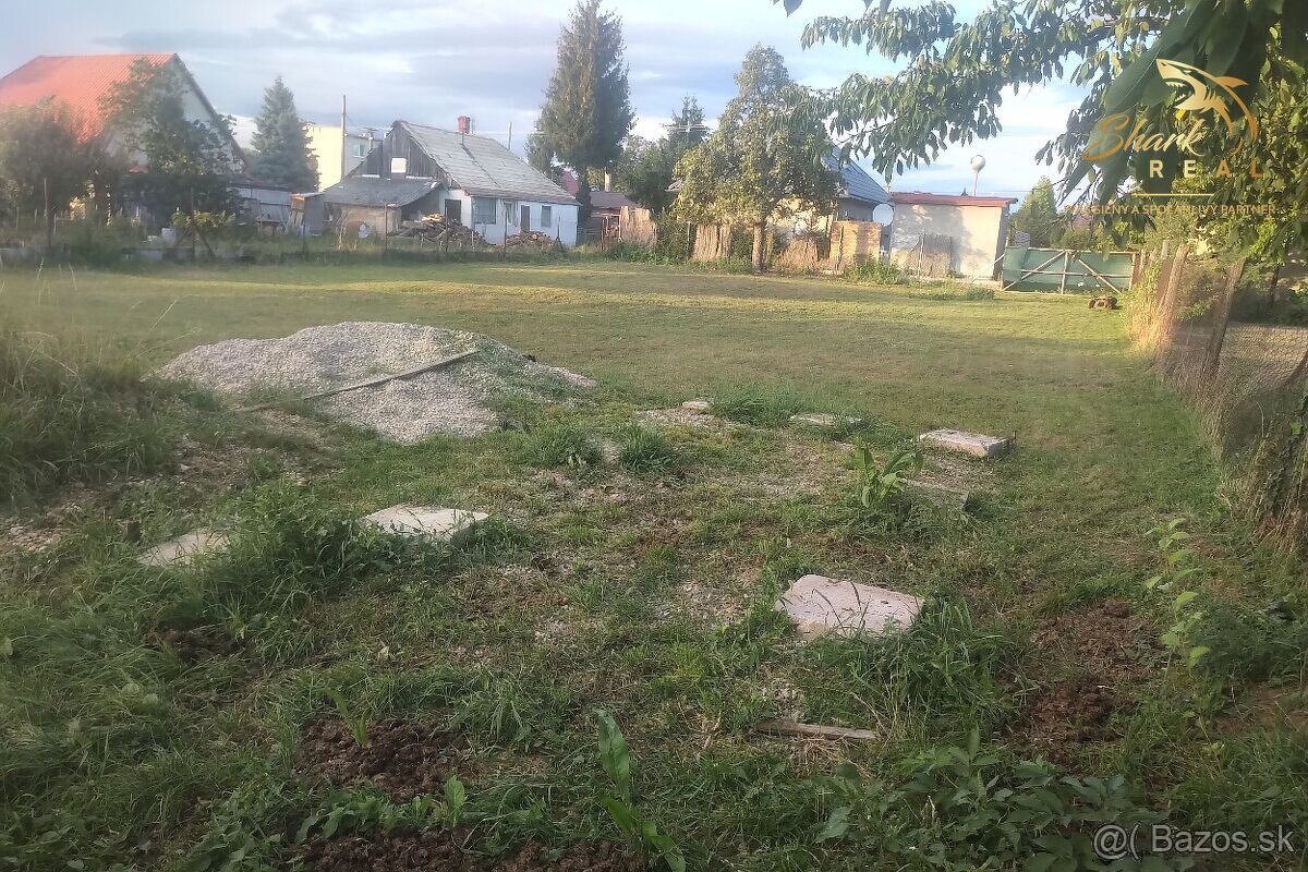 Ponúkame na predaj rovinatý pozemok v obci Cabaj-Čápor 780 m - 2