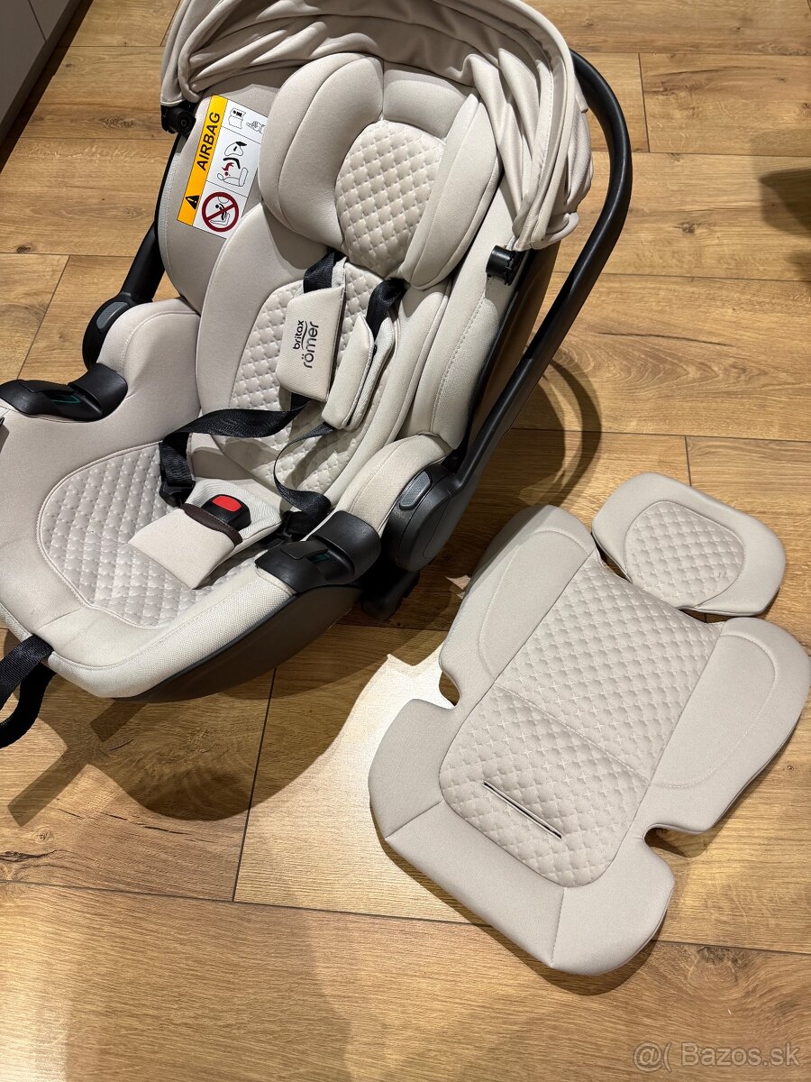 Autosedačka(vajíčko) Romer Britax + podstavec - 2