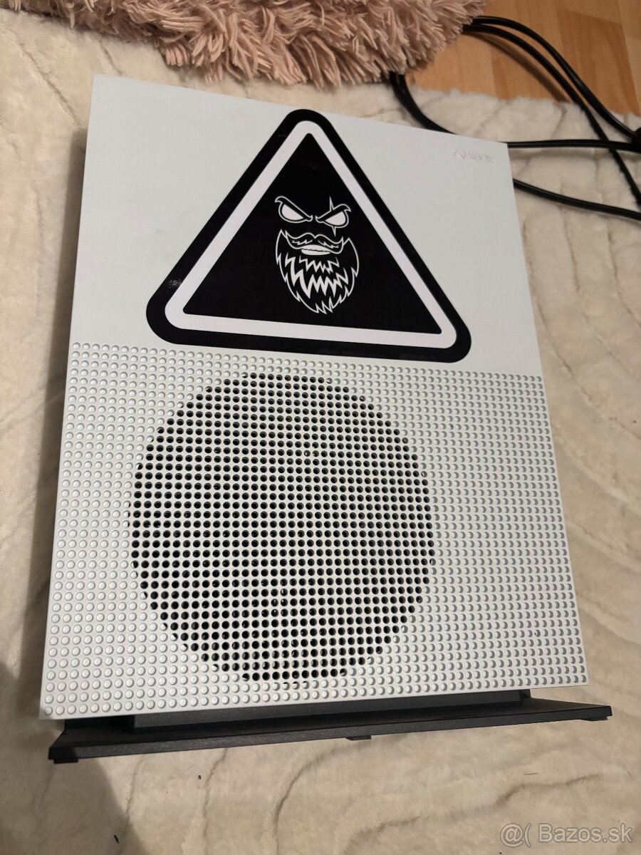 Xbox One S – zapne sa, bez obrazu – na diely / opravu - 2