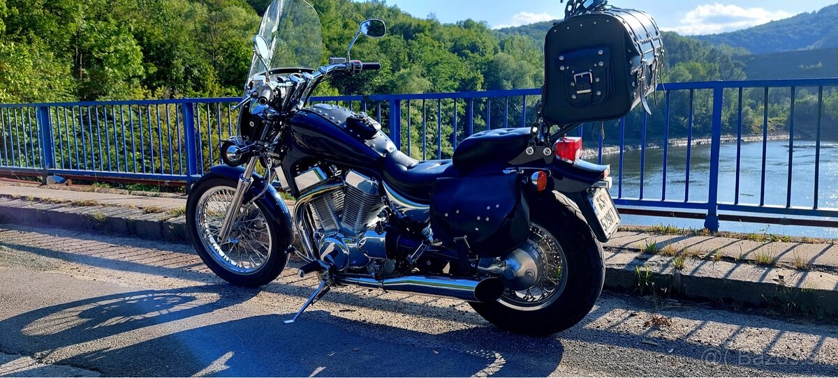 Suzuki intruder vs1400 - 2