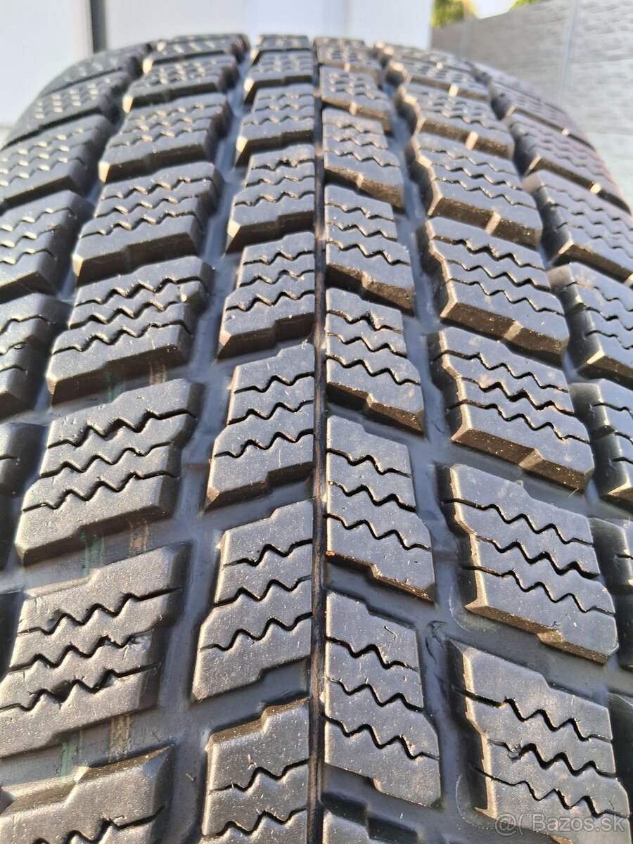 235/65 r17 zimne pneumatiky - 2