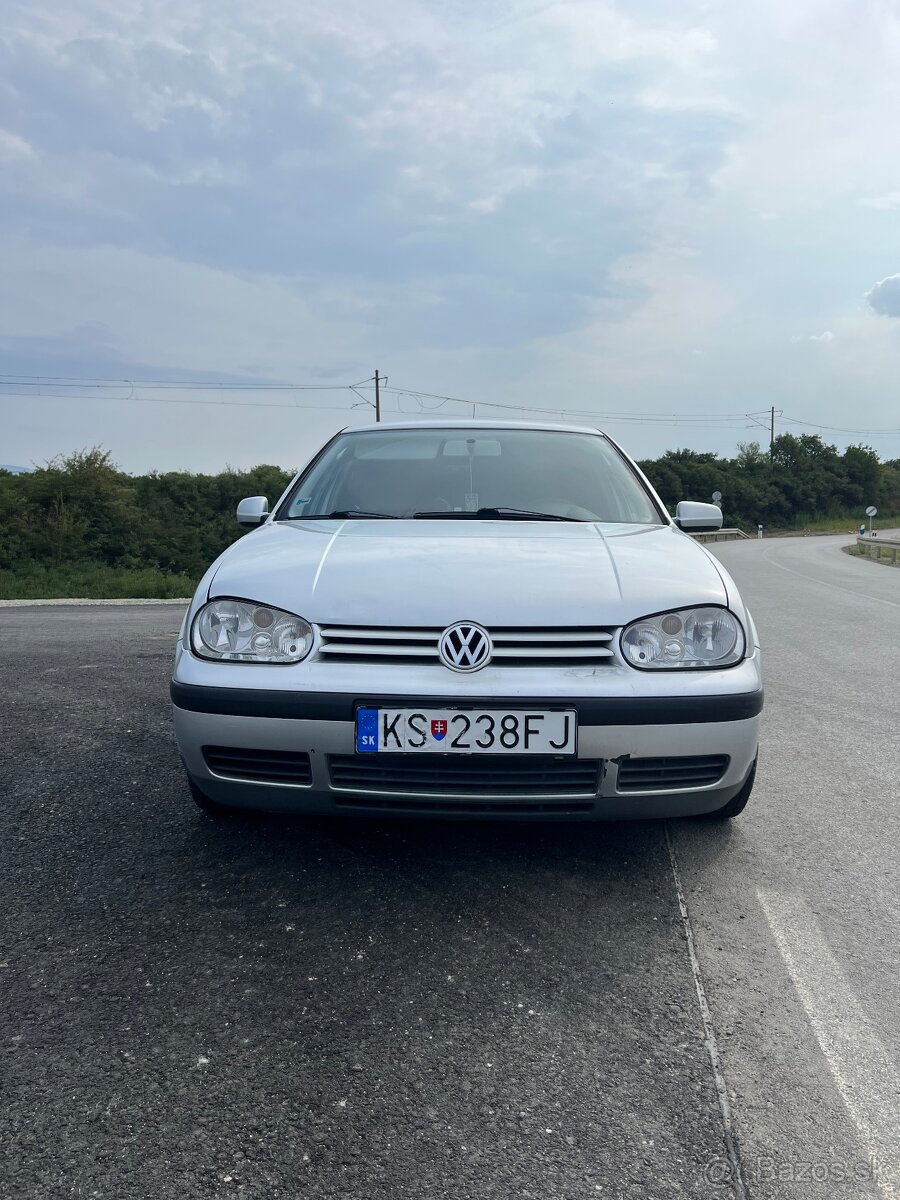 Golf 4 - 2