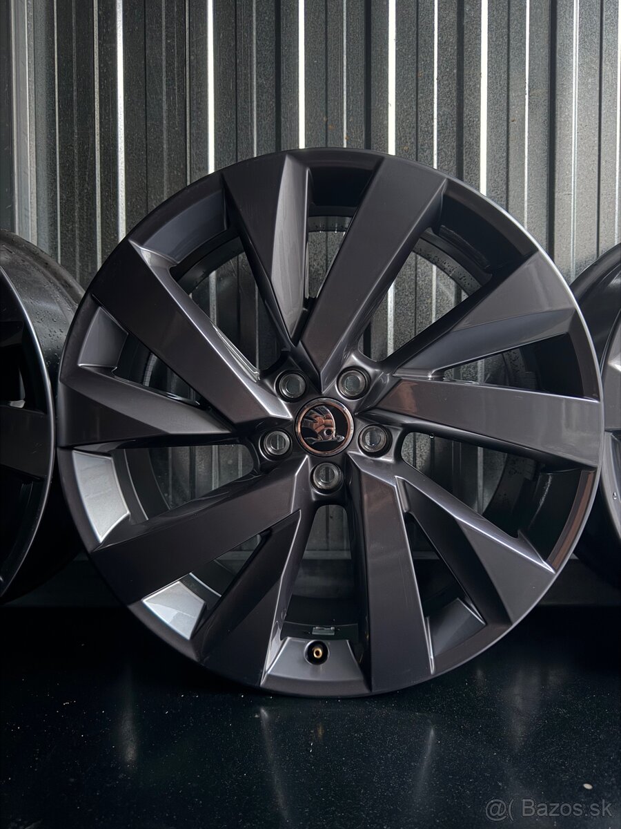#21 Nové elektróny originál Škoda 5x100 r18 - 2