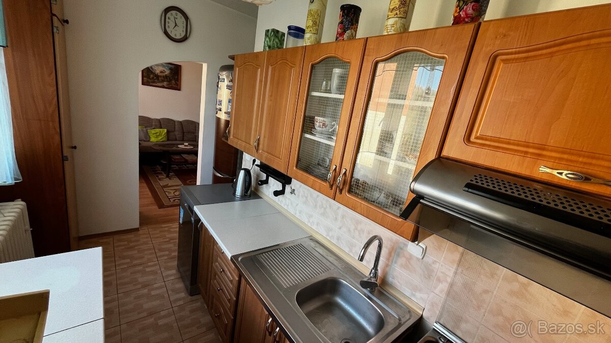 Predaj: 4 izbový priestranný byt s vlastným kúrením - 2