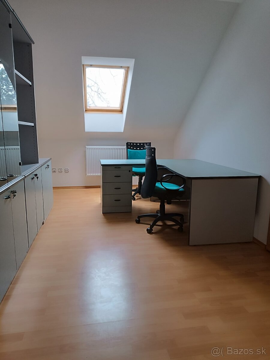 Prenájom komerčného priestoru 14m2 Zlaté Moravce - 2