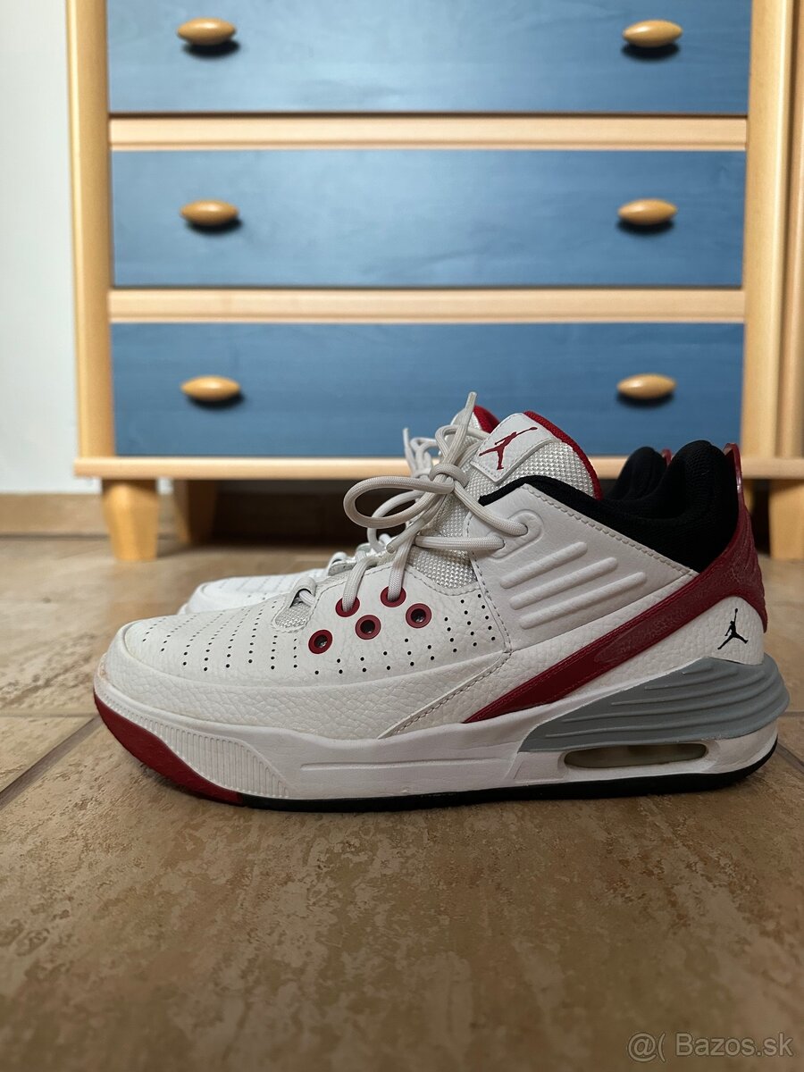 Nike JORDAN MAX AURA 5 - 2