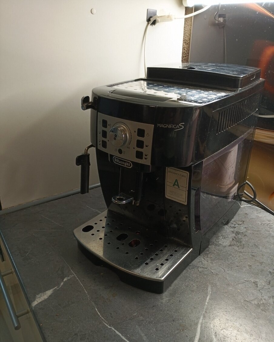 Kávovar delonghi - 2