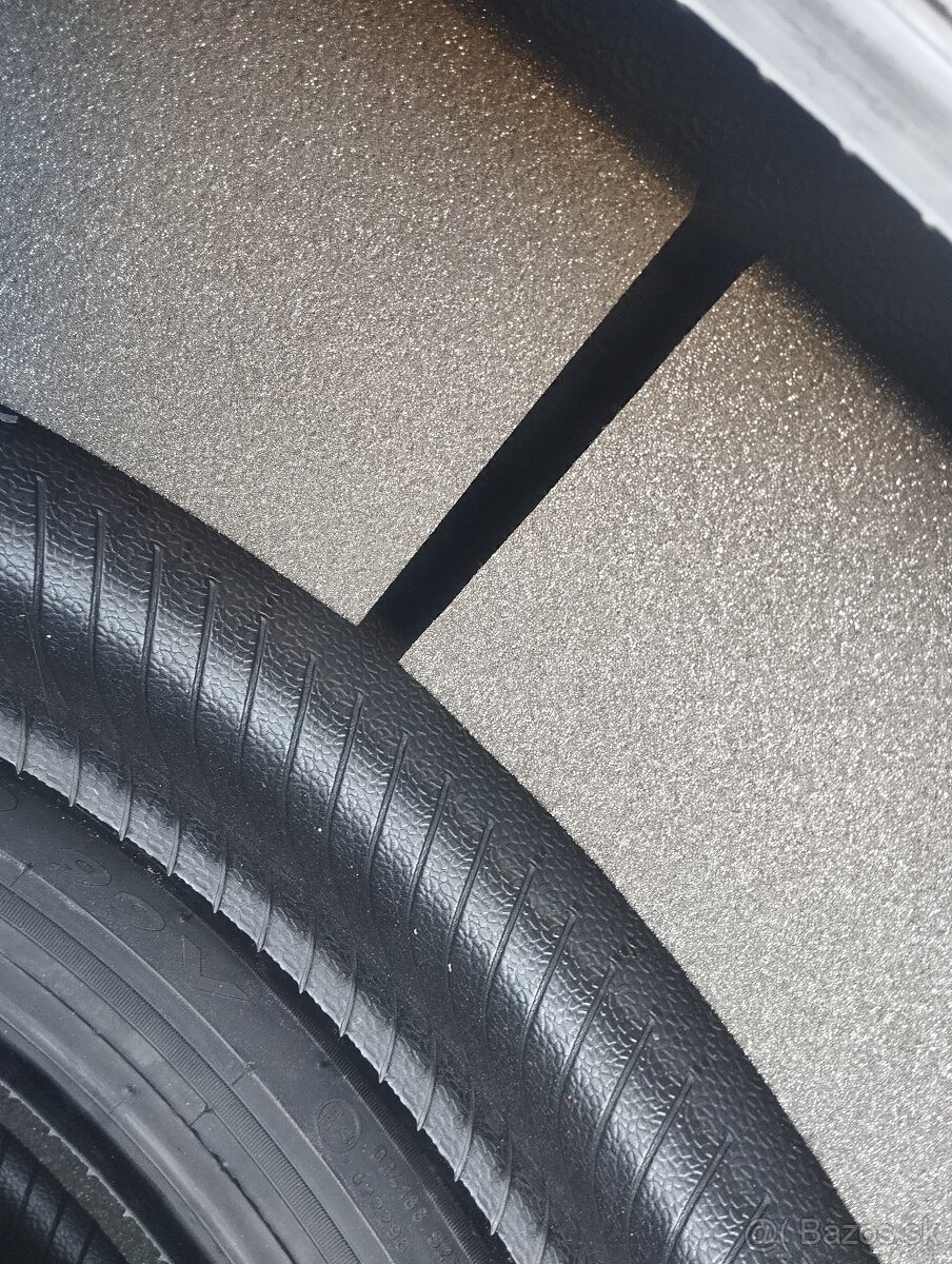235/45 r19 letné pneumatiky Pirelli - 2