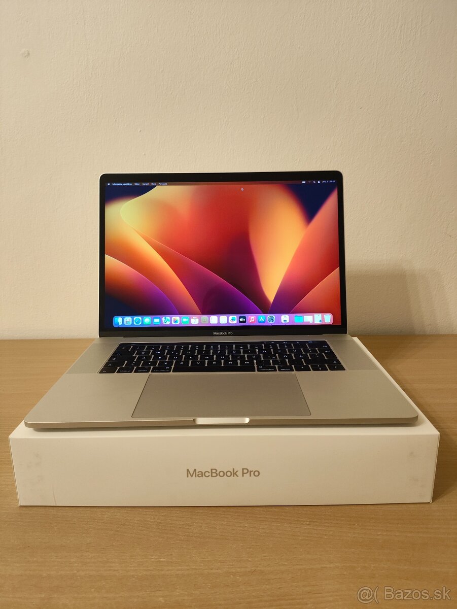 MacBook Pro 15 2017 | Core i7 • 16GB • SSD - 2