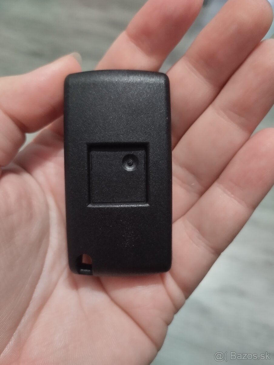 Kľúč 3tlacitka - 2