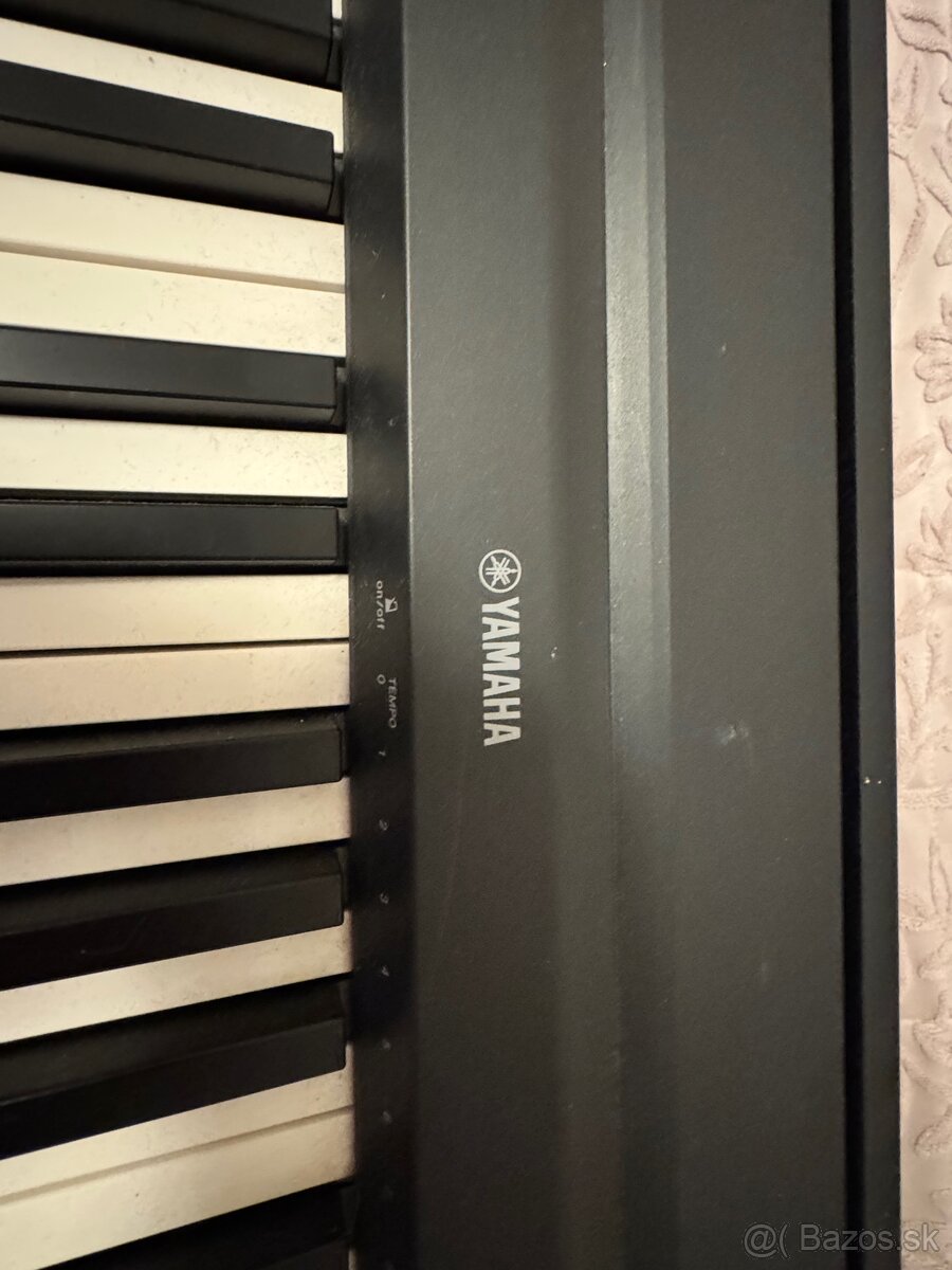 Klavír Yamaha - 2