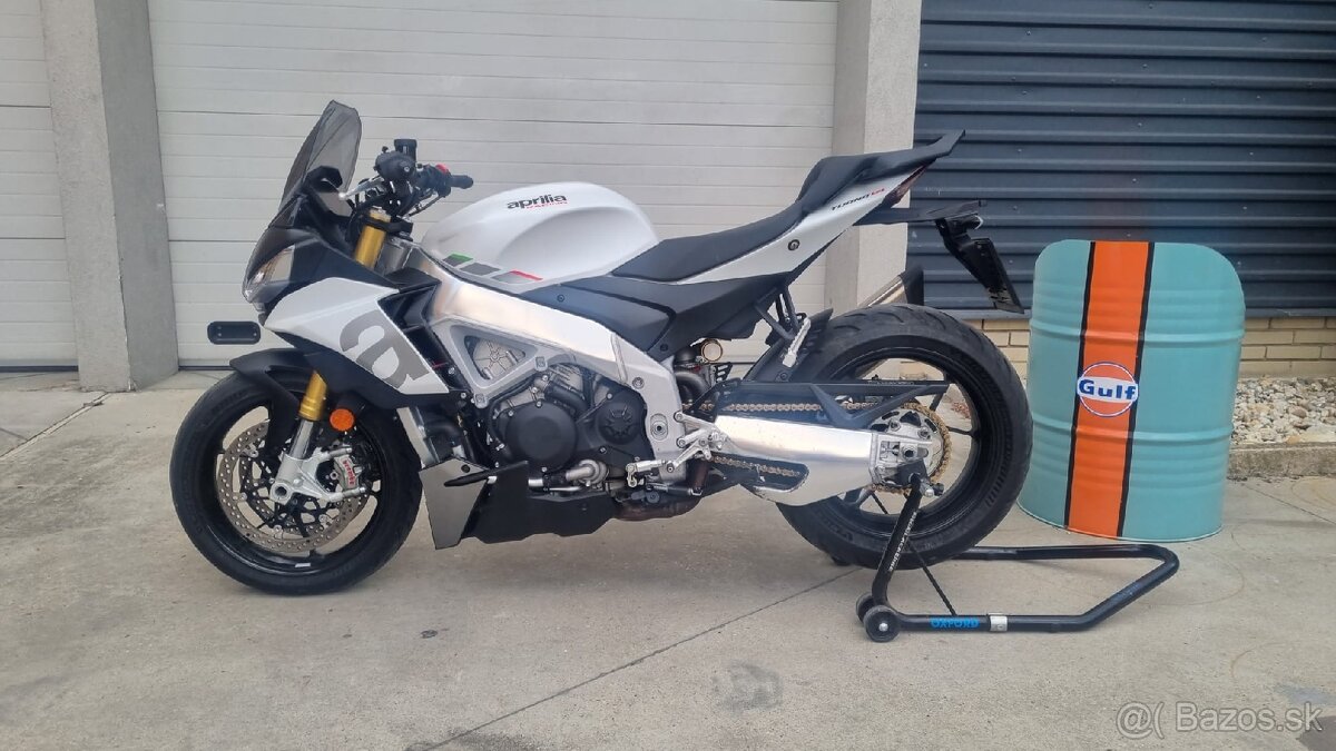 Aprilia Tuono 1100 V4 RR - 2