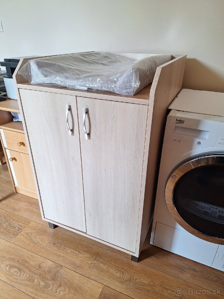 Prebaľovací pult - 2