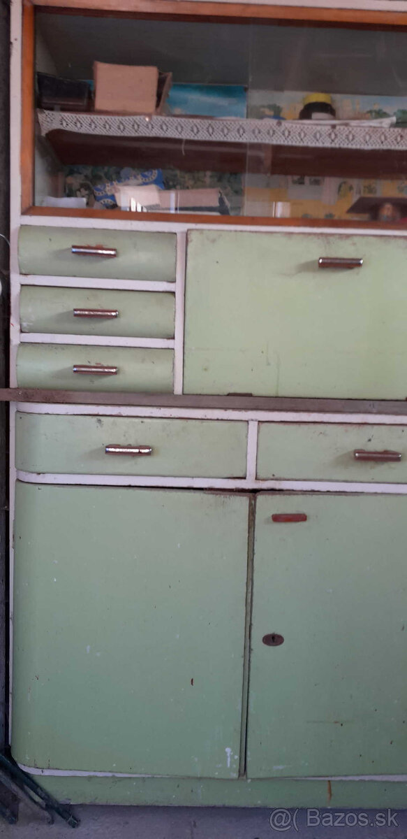 Kredenc kuchynský - 2