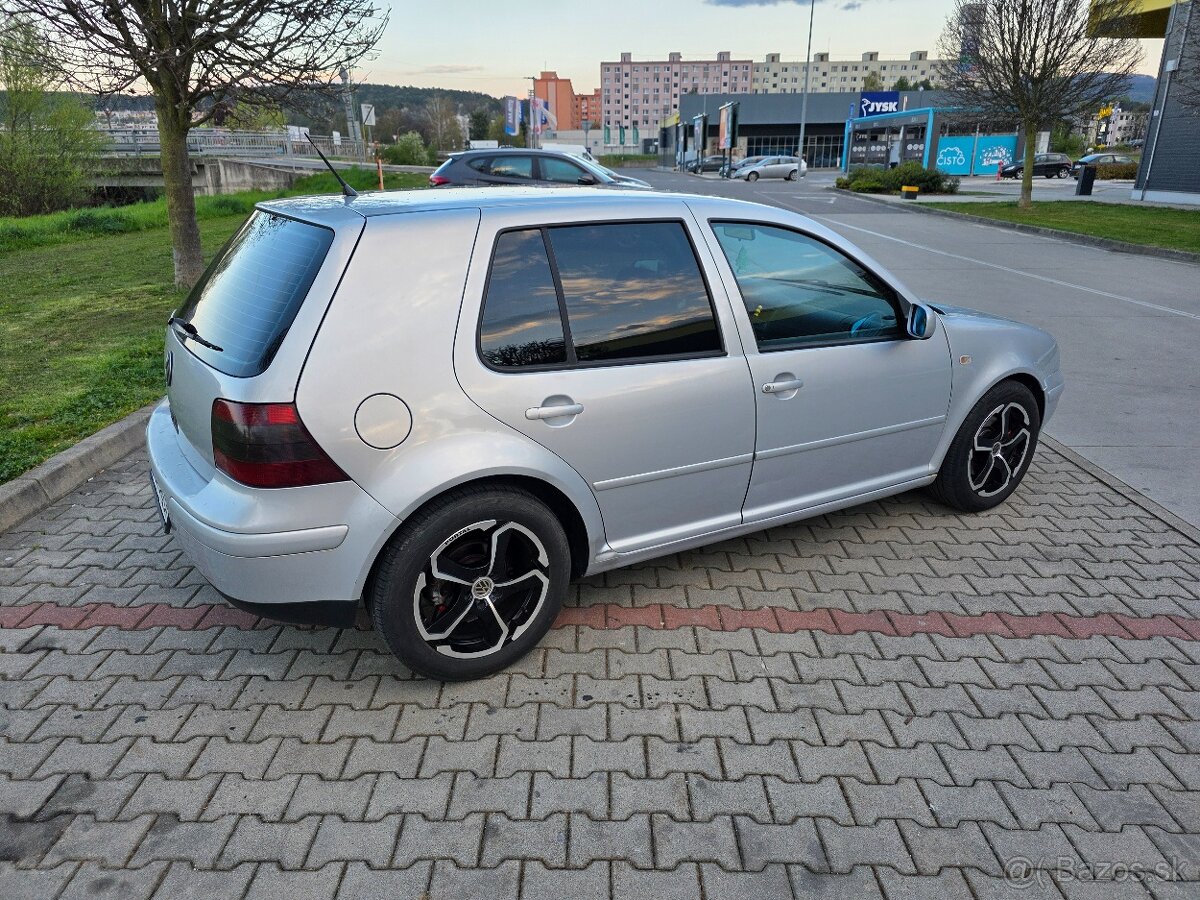 Golf 4 - 2