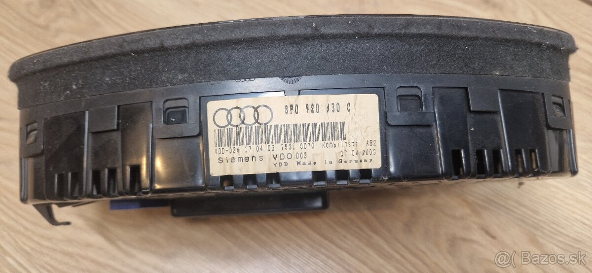 Predám budíky Audi A3 8P Maxidot. - 2