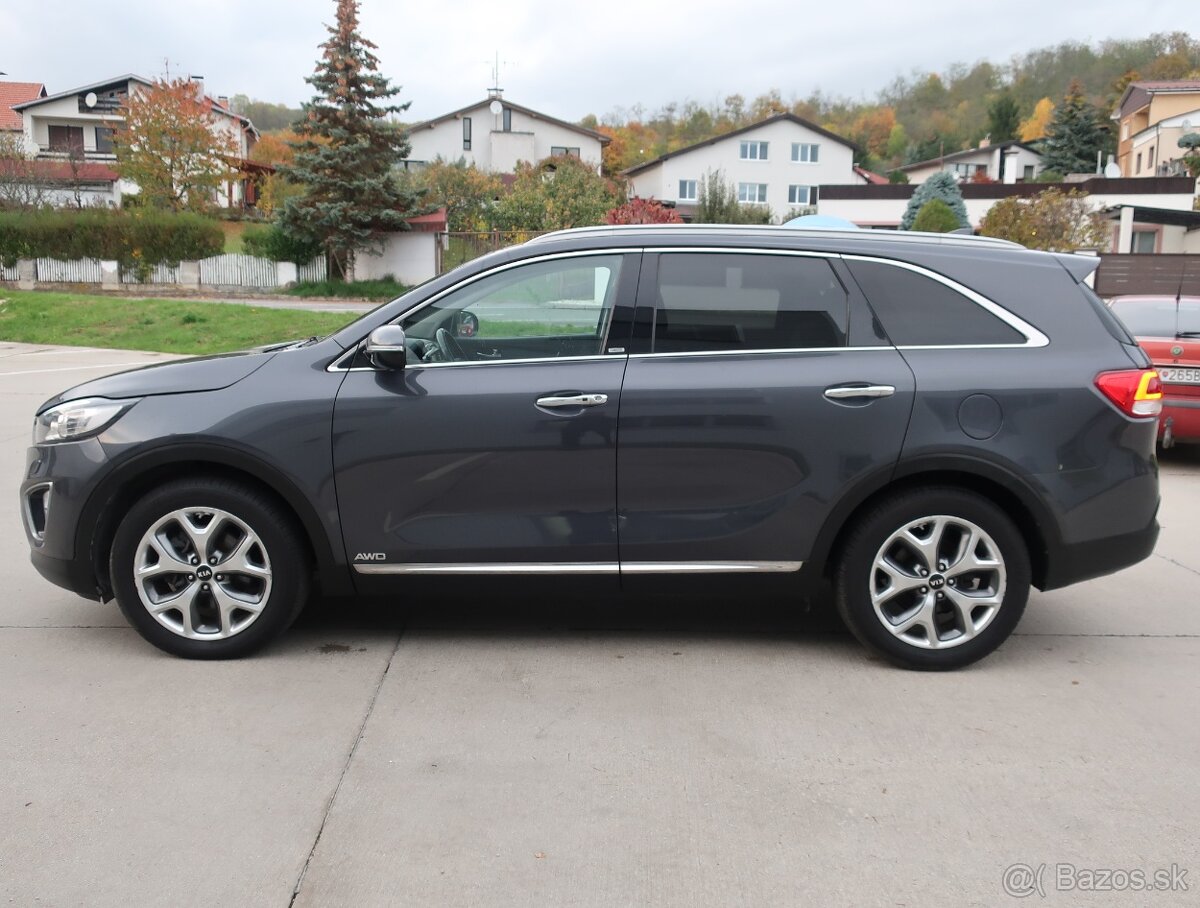 Kia Sorento 2017 2,2CRDI Rebel 4x4 šedá tm.metalíza, AUTOMAT - 2
