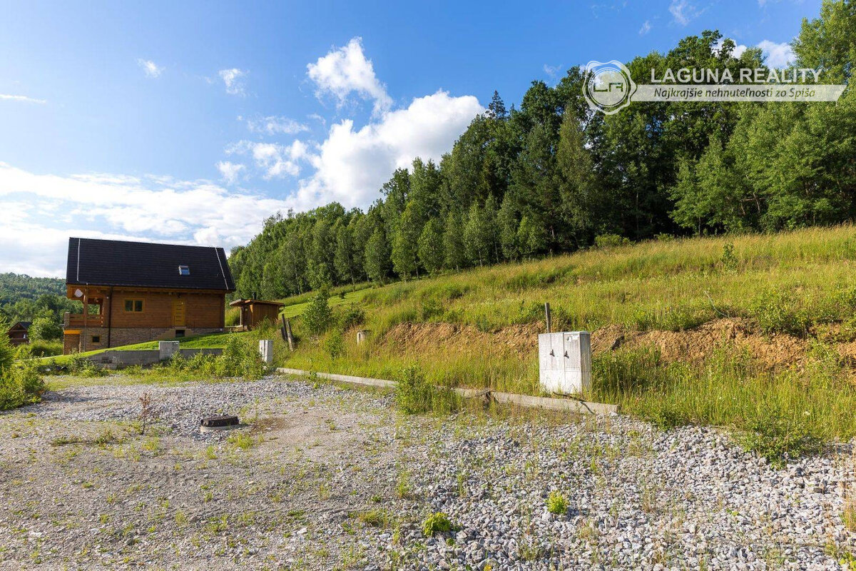 Stav. pozemky - rekreačné domy - 2