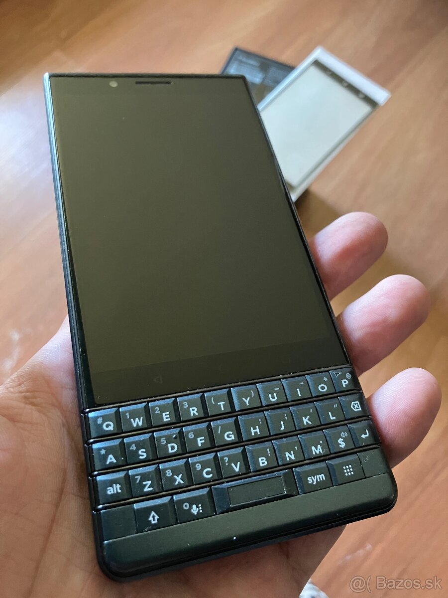 Blackberry Key2 Le - 2