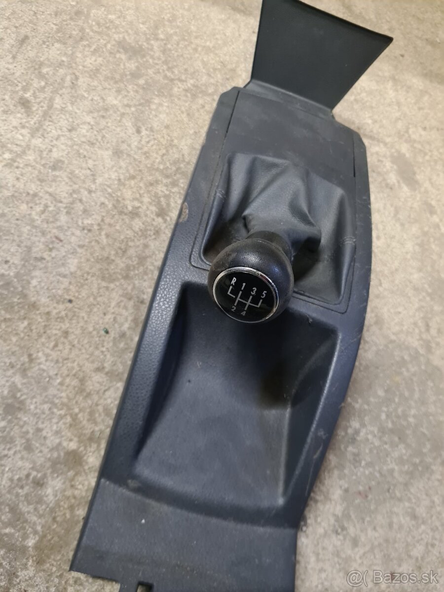 Diely do interiéru na VW Polo 9n3 - 2