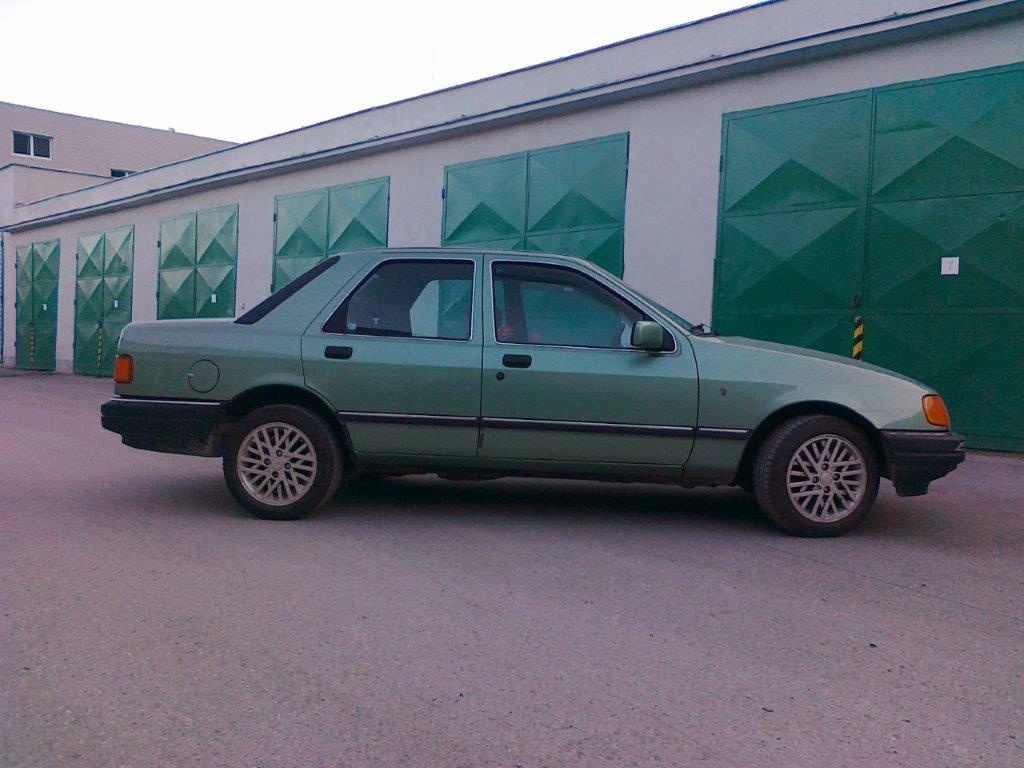 Predám FORD Sierra 2,0i Ghia 1988 - 2