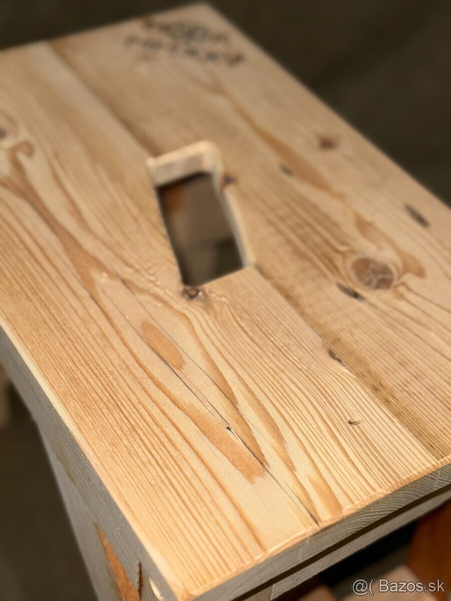 Šamlík z RECYKLOVANÉHO DREVA - 2