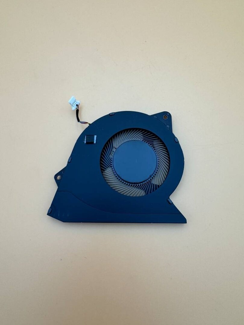 Predám ventilátor procesora do notebooku Dell 3510... - 2
