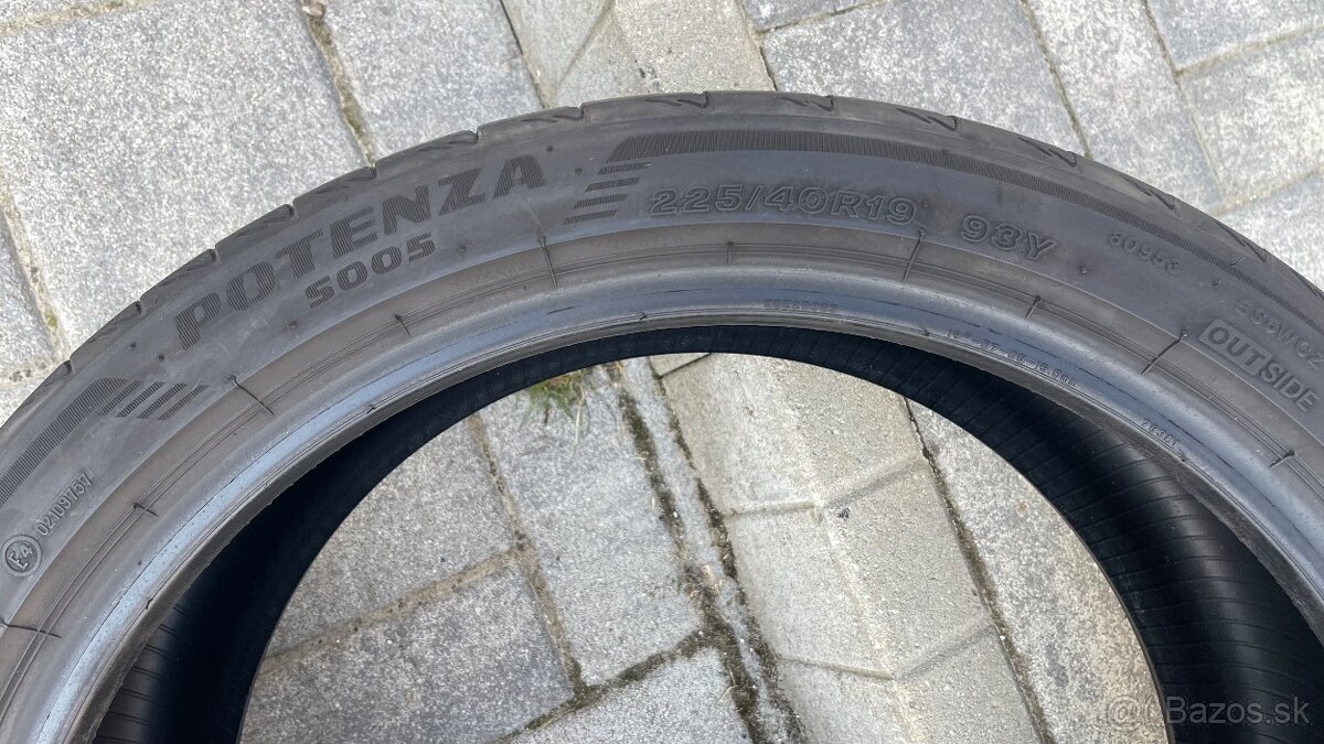 225/40 r19 letné - 2