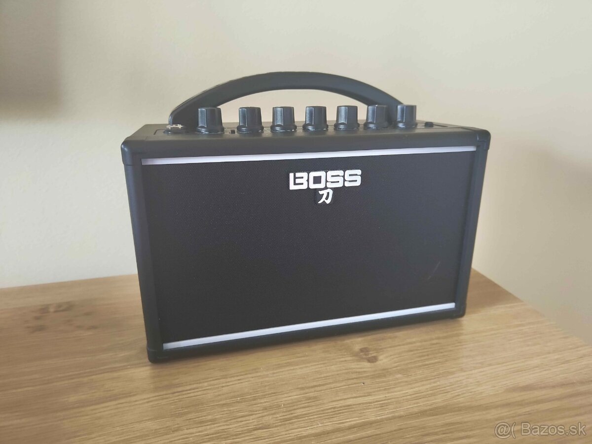 Boss Katana Mini + Roland PSB-1U kábel - 2