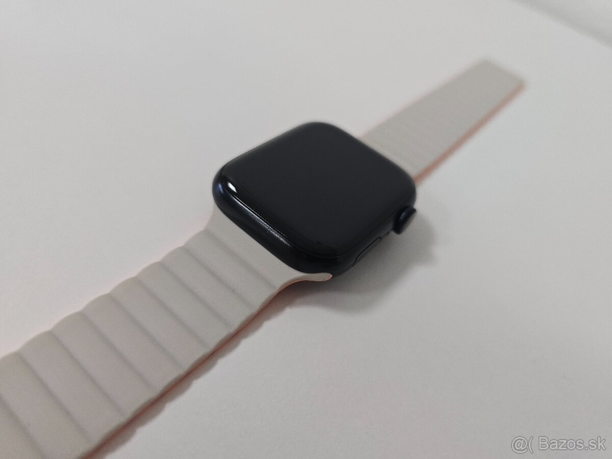 Apple Watch 8 45mm - 2