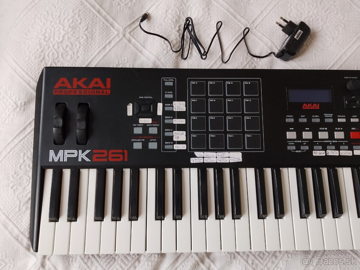 midi keyboard AKAI MPK261 - 2
