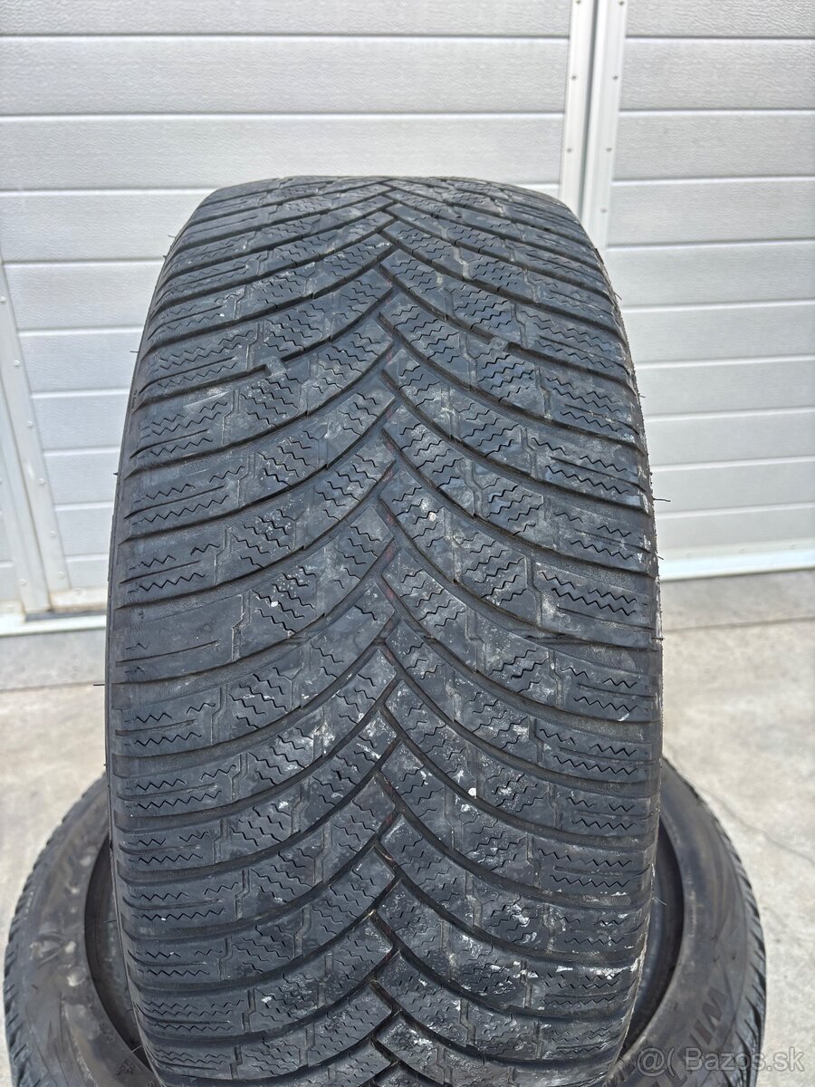 Pneu zimné 245/45 R18 - 2