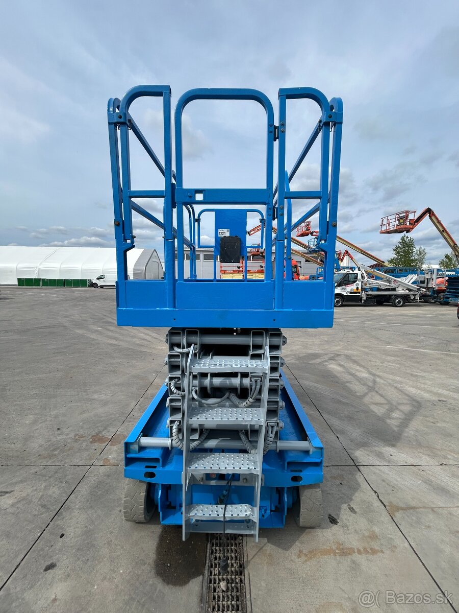 Nožnicová pracovná plošina batériová Genie GS4047 - 2