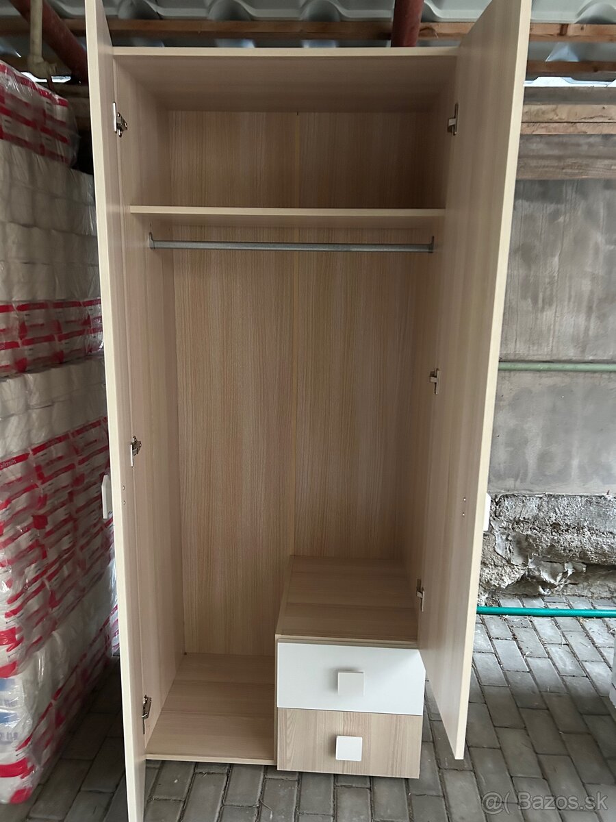 Šatníková skriňa - 2