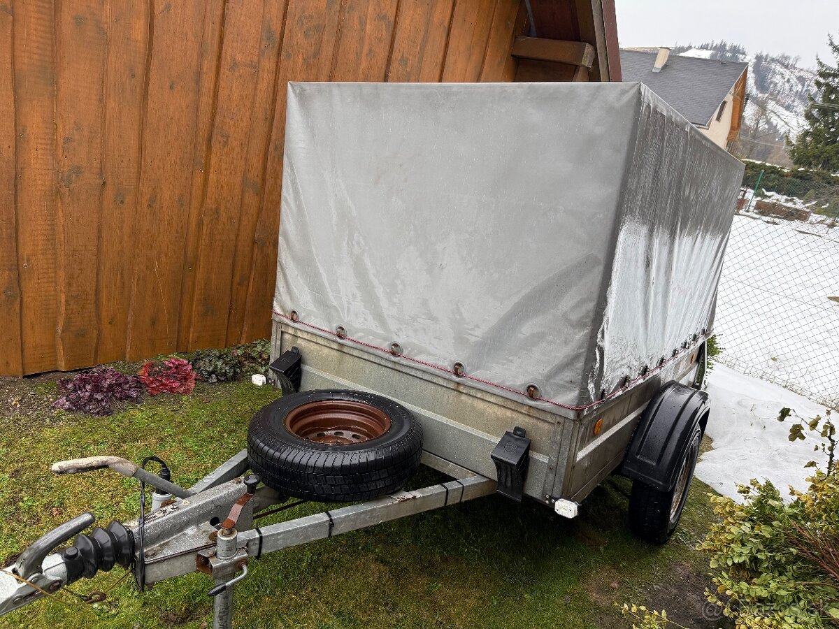 Prívesný vozík brzdený - 2