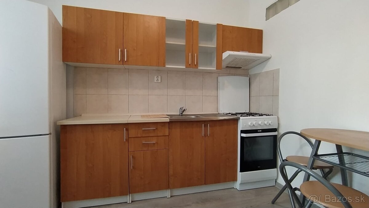 Prenájom garsónka Lučenec (ul. M. R. Štefánika) - 2