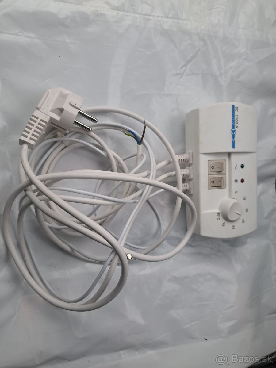 SALUS TC 1100A Elektronický termostat - 2