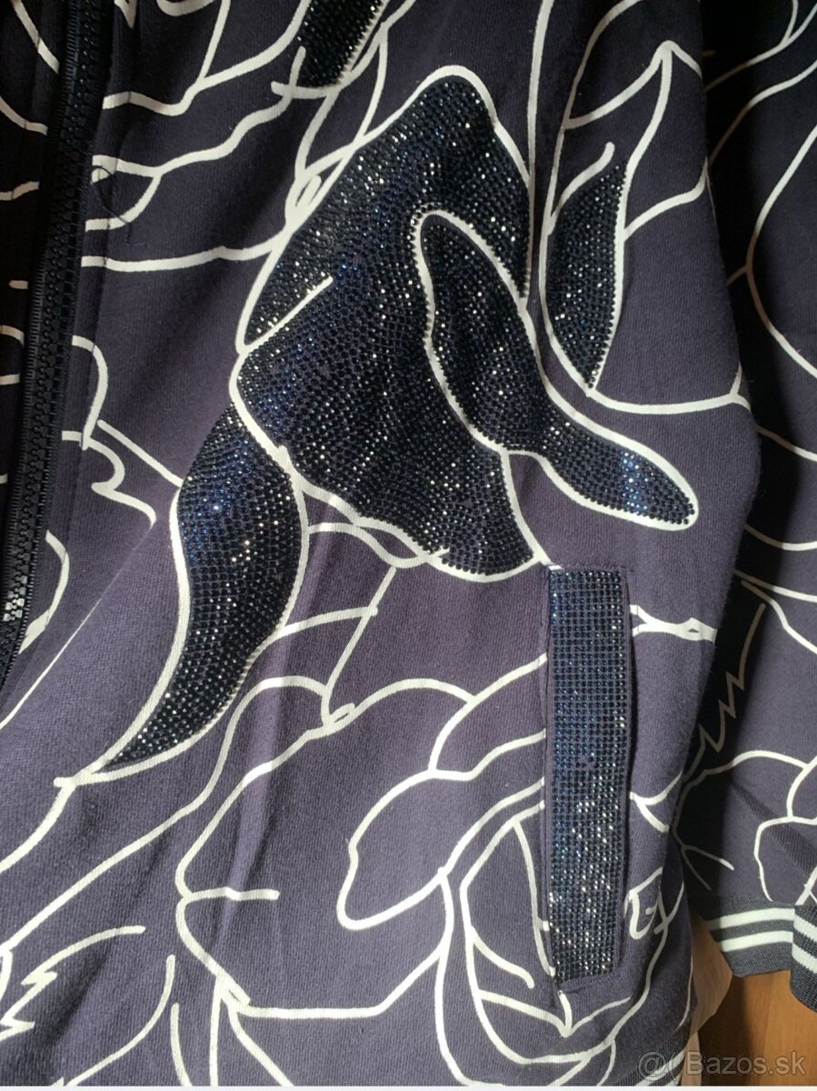 Elegantný vychádzkový overal. - 2