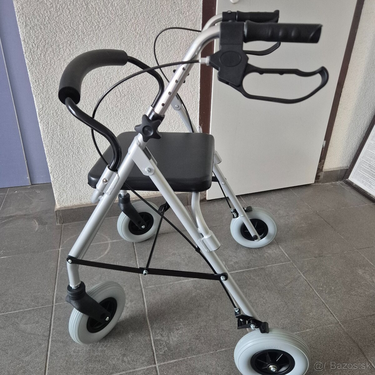 Odľahčené pojazdné choditko - 2