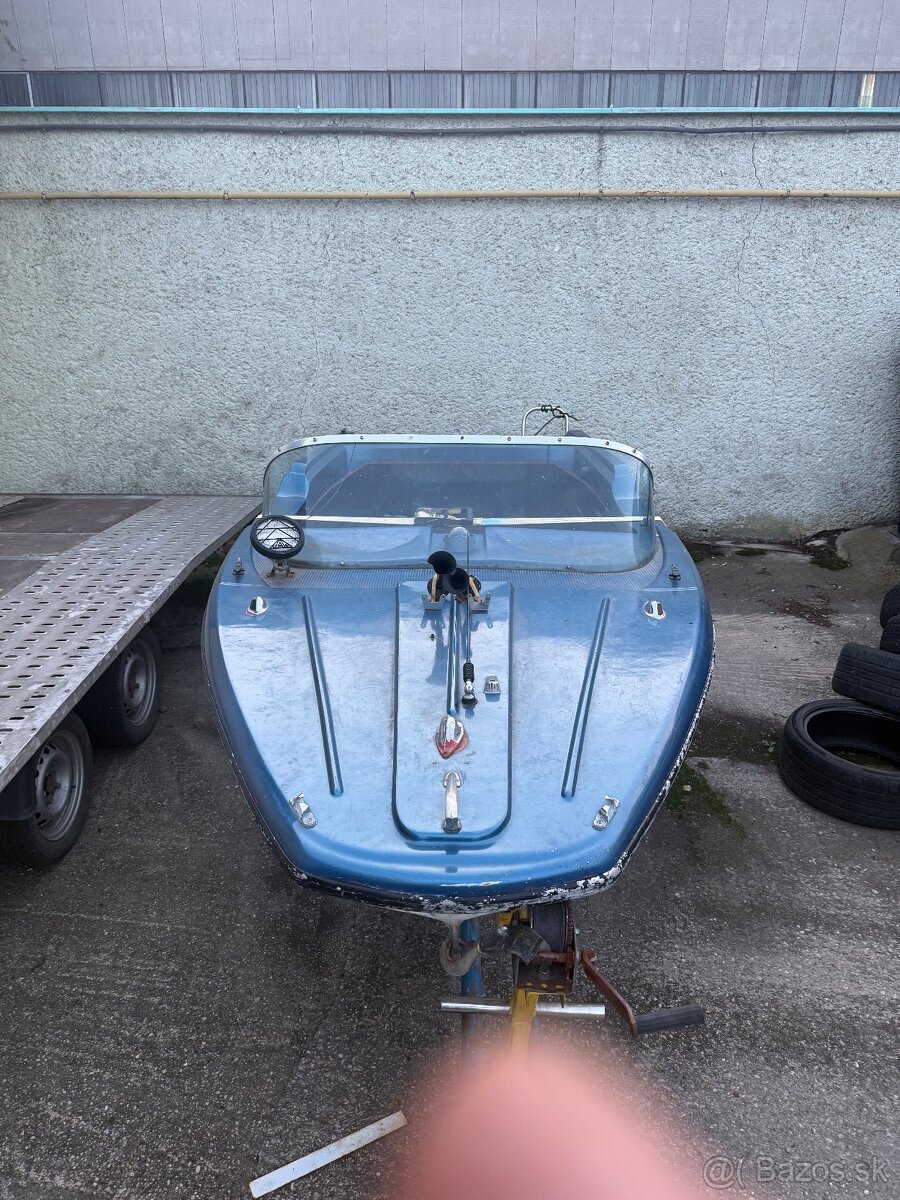 Laminatovy čln Weedo GT - 2