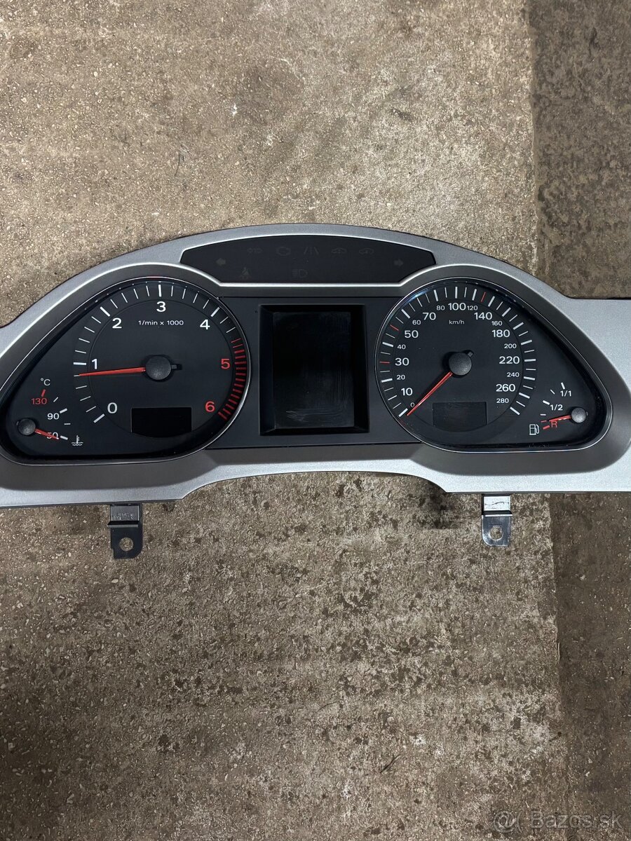 Audi a6c6 budíky naftové farebné - 2