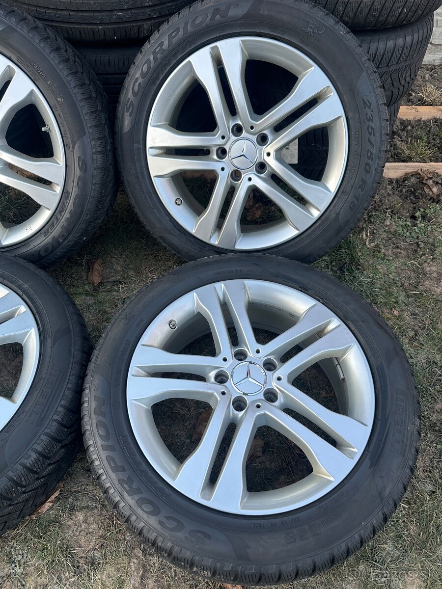 Mercedes benz GLA originál R18 - 2