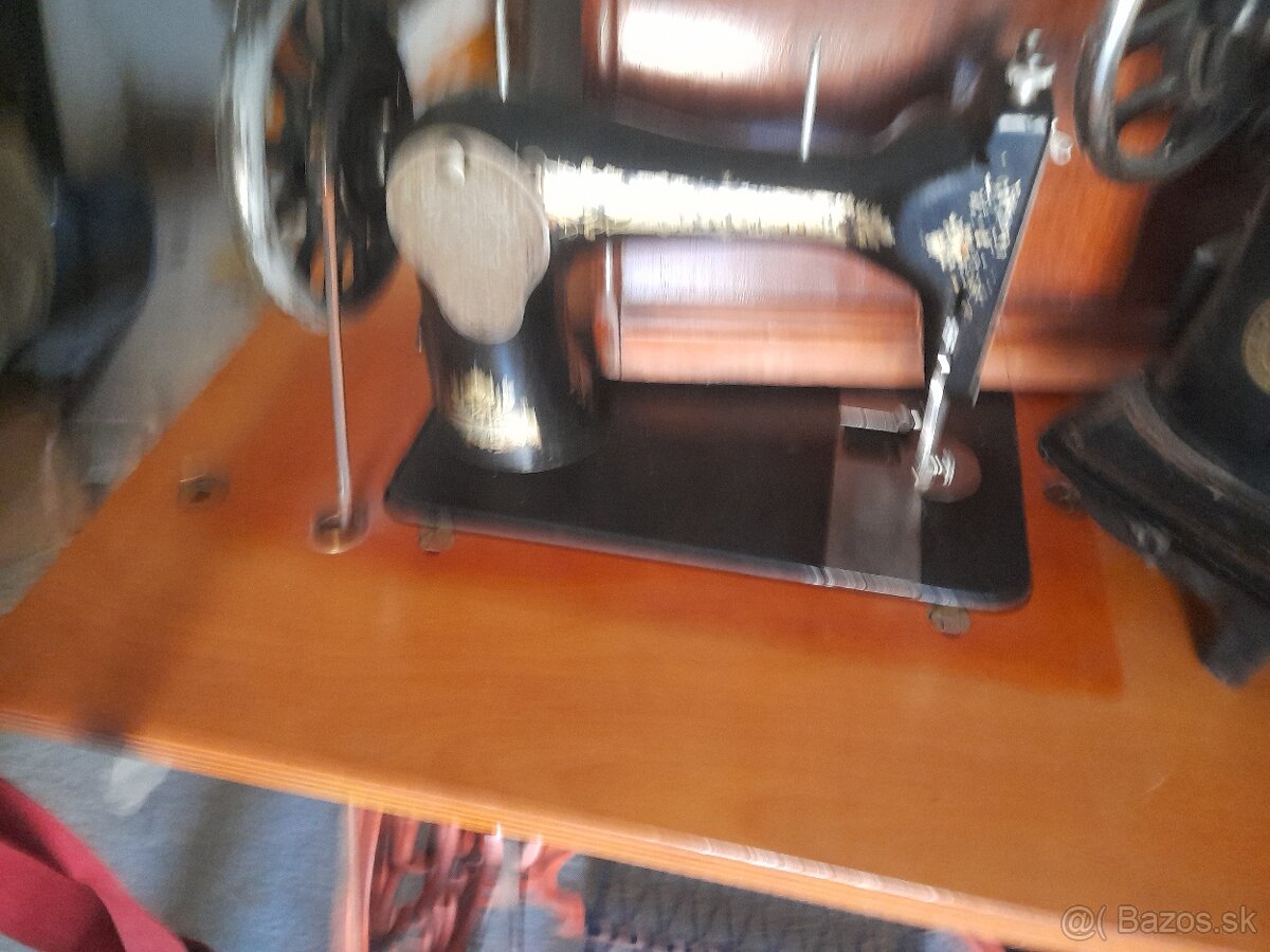 Šijací stroj - 2