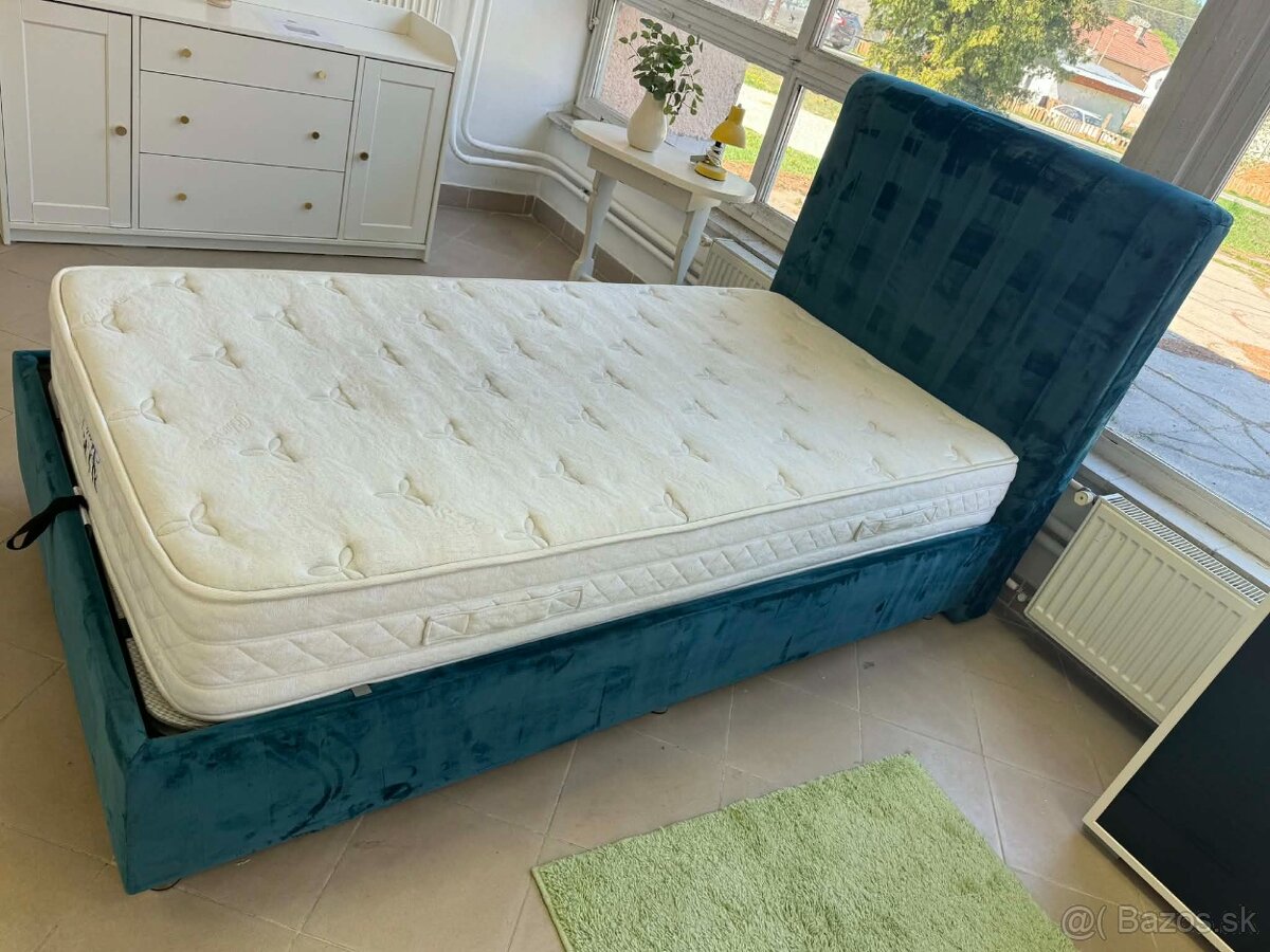 Čalúnená posteľ - 2