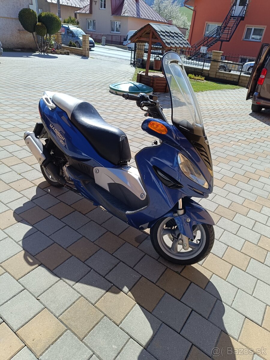 Malaguti Madison S 250 - 2